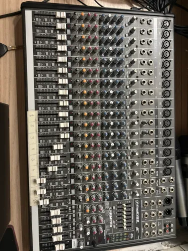 Mesa de Som MACKIE PRO FX 22