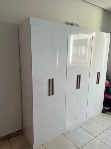 Guarda roupa novo 2 meses de uso