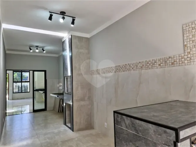 Casa à venda com 2 quartos, sendo 1 suíte, no condomínio Residencial Jardim, Sorocaba - SP