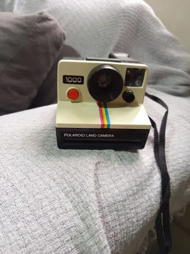 Máquina fotográfica antiga Polaroid land 1000
