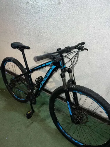 BICICLETA OGGI HACKER ARO 29 PRATICAMENTE NOVA