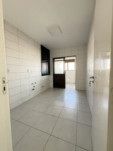 BARBADA EM CRICIUMA 3 quartos, suite, lavabo