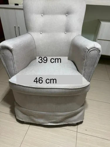 Semi nova,Poltrona de amamentação de balanço.