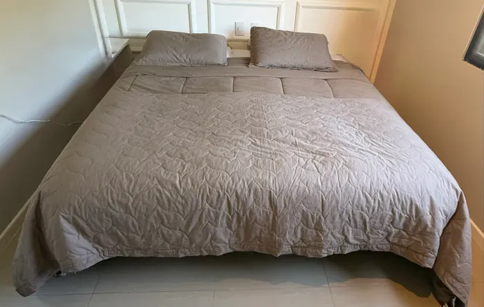 Colchão king praticamente novo