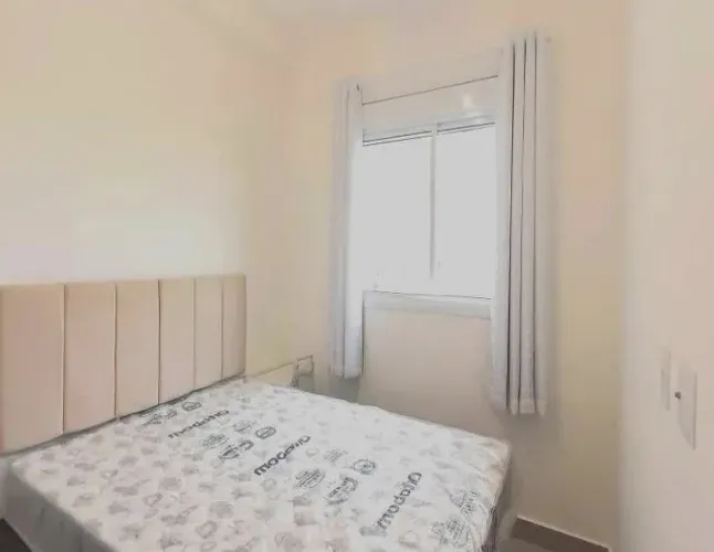 Apartamento ( 2 dormitórios ) , aluguel anual com caução e com mobília.