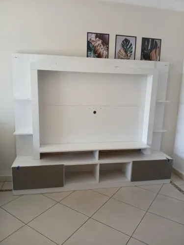 Rack Estante c/ Painel e Suporte TV 65" e 2 portas Oslo Multimóveis Branco/Lacca Fumê
