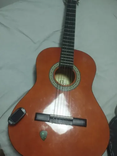 violão infantil, com capa, paleta e afinador incluso