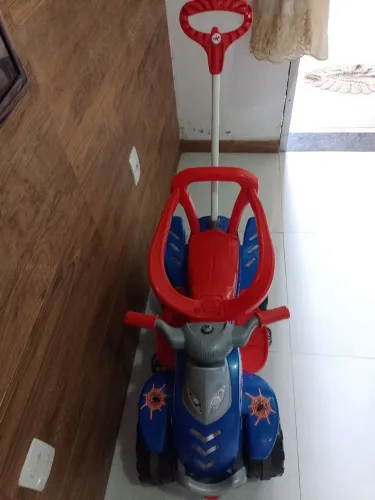 Quadriciclo infantil- Excelente estado