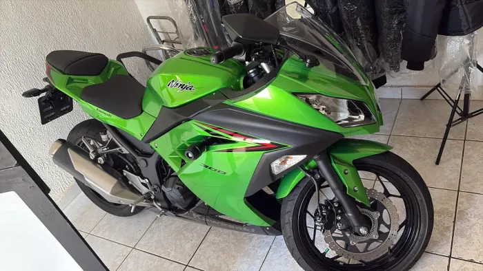 Kawasaki ninja 300