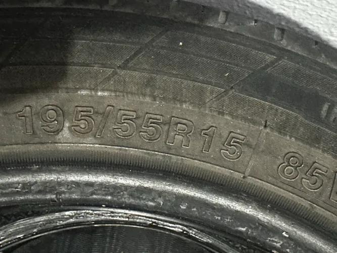 Pneus 195/55-15 perfil baixo meia vida