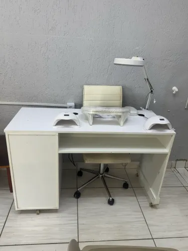 Mesa manicure/ nail designer