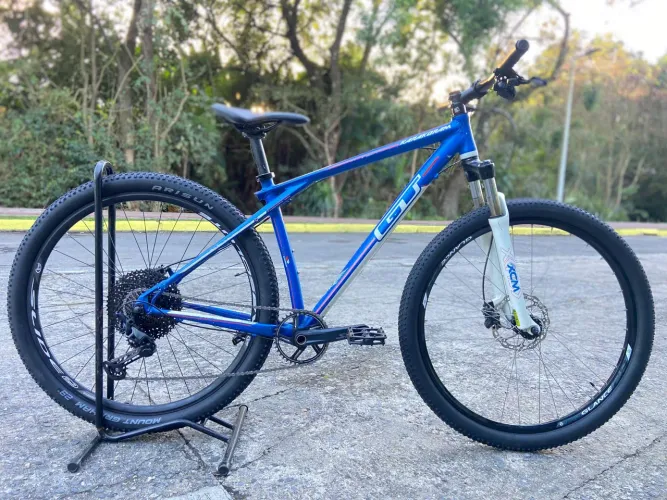 Bicicleta GT 29 Alumínio 12v Shimano SLX Tam 17