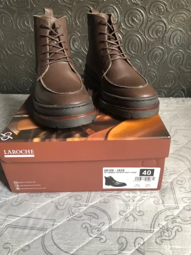 Bota Couro Laroche (40)