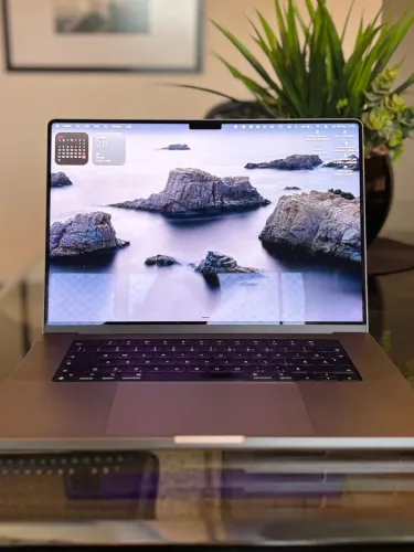 MacBook Pro 16 M2 Pro. 67 ciclos, bateria 100%, pouco uso