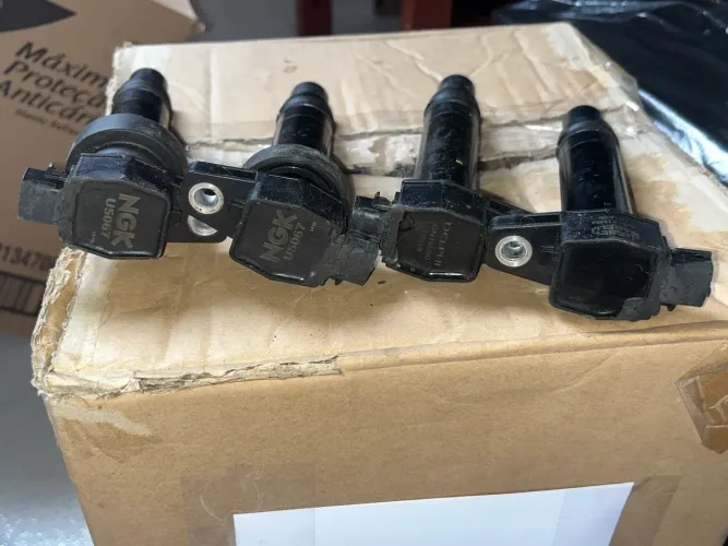 Bobinas seminovas e limitadores de porta Kia Cerato 2010 a 2013