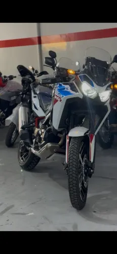NOVA CRF 1100L AFRICA TWIM DCT ES A PRONTA ENTREGA