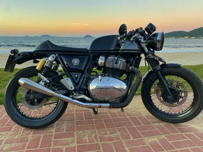Royal Enfield Continental GT 650 - Mais de R$ 8.000 em acessórios e equipamentos inclusos