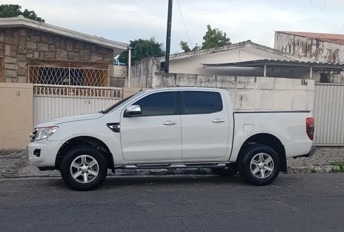 Ford Ranger XLT 2.5 16V 4X2 CD Flex 2015
