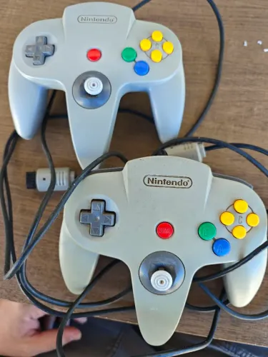 Lote 2 controles n64 - defeito