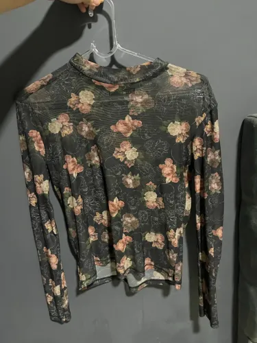 Blusa em tule