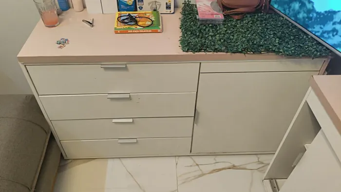 3 mesas nail na promoção.