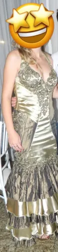 Vestido luxo de festa dourado
