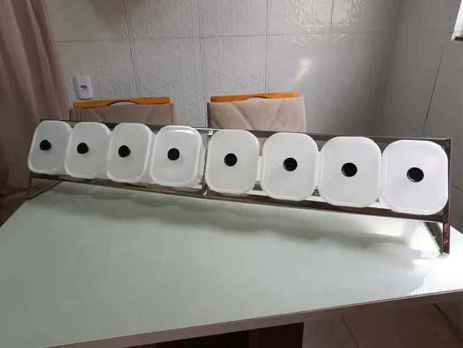 Condimentadeira com 8 Cubas
