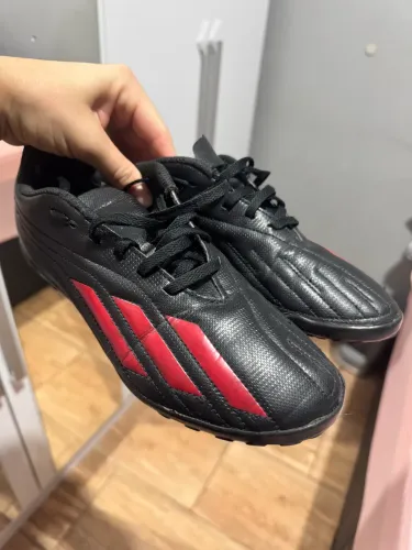 Chuteira Adidas 36