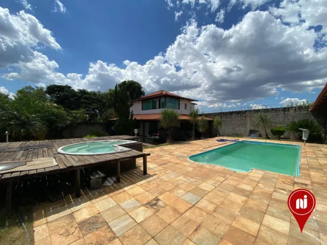 Casa com 3 dormitórios à venda, 180 m² por R$ 1.500.000,00 - A Definir Em Campo - Ibirité/