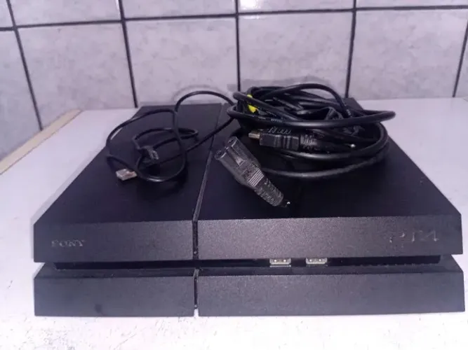 Playstation 4 + acessórios