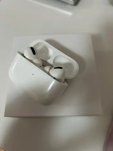 AirPods Pro Apple