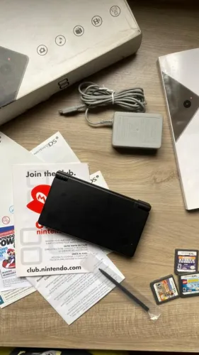 Nintendo DSi Completo na Caixa Cib + 3 Jogos Originais