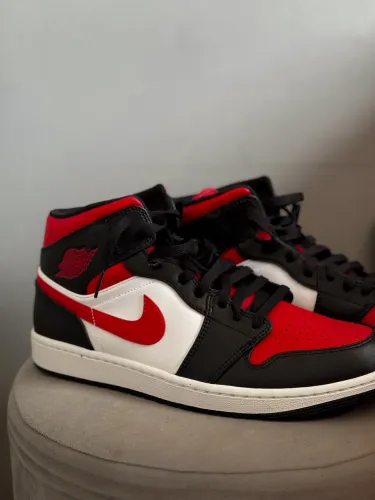 Tênis Original Air Jordan 1 Mid (com a caixa)