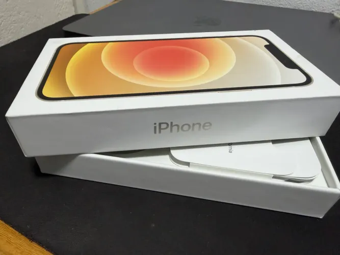 Telefone iPhone 12