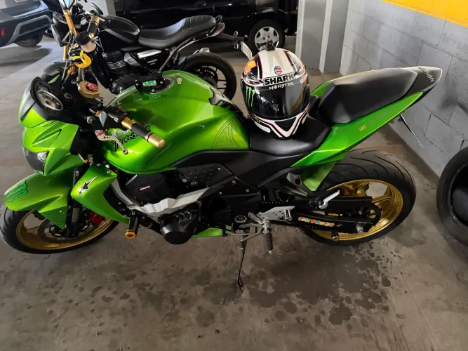 Vendo impecável moto de colecionador