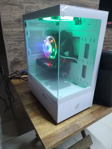 CPU gamer i5 7500t com 32 GB de memória e placa de vídeo 4 gigas 7600