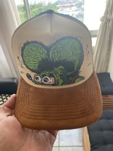 BONÉ TRUCKER RAT FINK STREET / SKATE - VISUAL INSANO E DIFERENCIADO