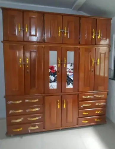 Guarda roupa madeira de lei