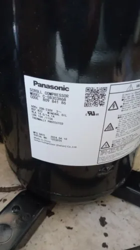 COMPRESSOR SCROIL 5 TR TRIFÁSICO 220 ZERO, 4 UNIVERSIDADES.