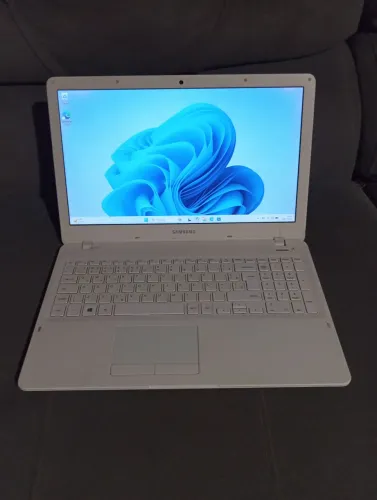 Notebook Samsung core i5-5200U, memória ram de 8gb, HD de 500gb, tela de 15.6" polegadas