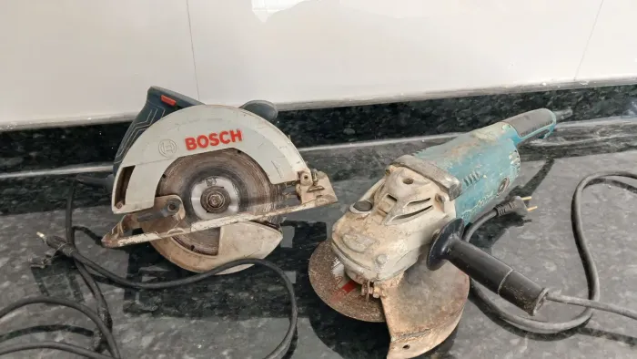 Vendo uma circular Bosch e uma lixadeira da marca Maquita 
