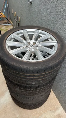 JOGO DE RODAS E PNEU VOLVO ARO 20