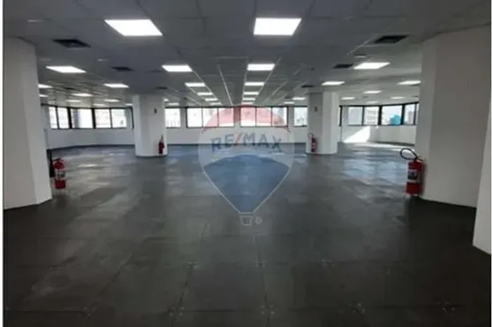 Sala comercial com 481m² na Av Dr Moares Sales - Edificio Arcel, por R$ 32.265,00 o alugue