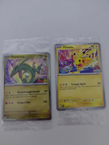 Cartas TCG Pokemon PROMO lacradas Rayquaza pXP e Pikachu worlds 2026