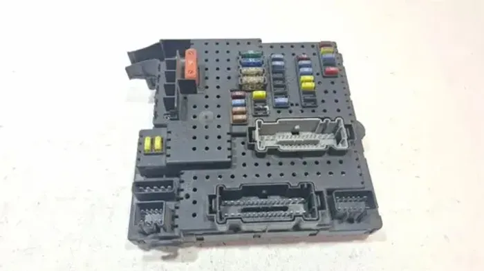 Caixa De Fusível Interna Volvo Xc90 2005