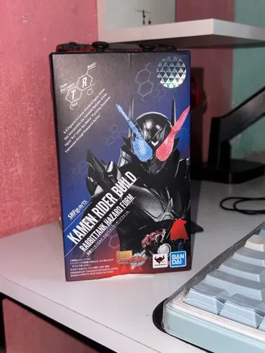 Kamen Rider Build Rabbitank Hazard Shf - Bandai
