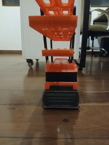 Caminhão para carregar mais carrinhos