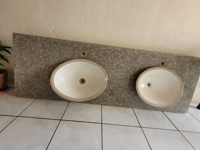 Pia em granito dupla