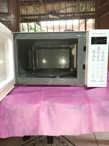 Vendo, $300. Semi novo