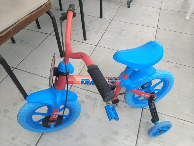 Bicicleta infantil para crianças de 2 anos.